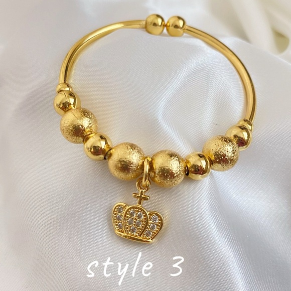 Baby adjustable Bangle, Toddler children Gold bangle, toddler gold bracelets - Picture 4 of 7